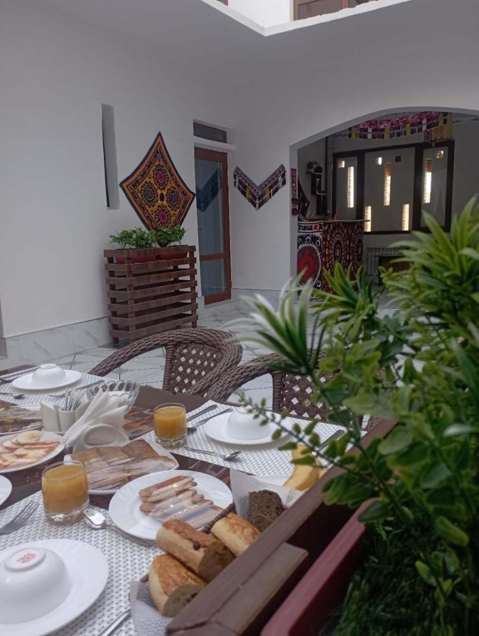Art Suzani National House Hotel Buxoro Luaran gambar