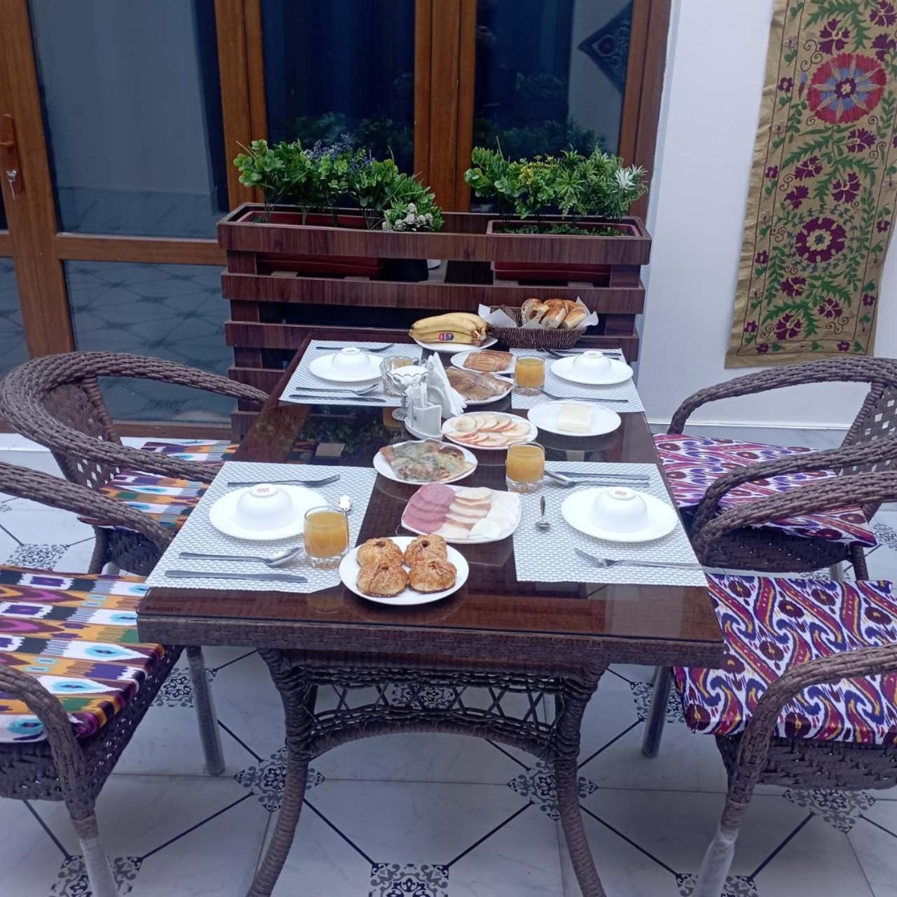 Art Suzani National House Hotel Buxoro Luaran gambar