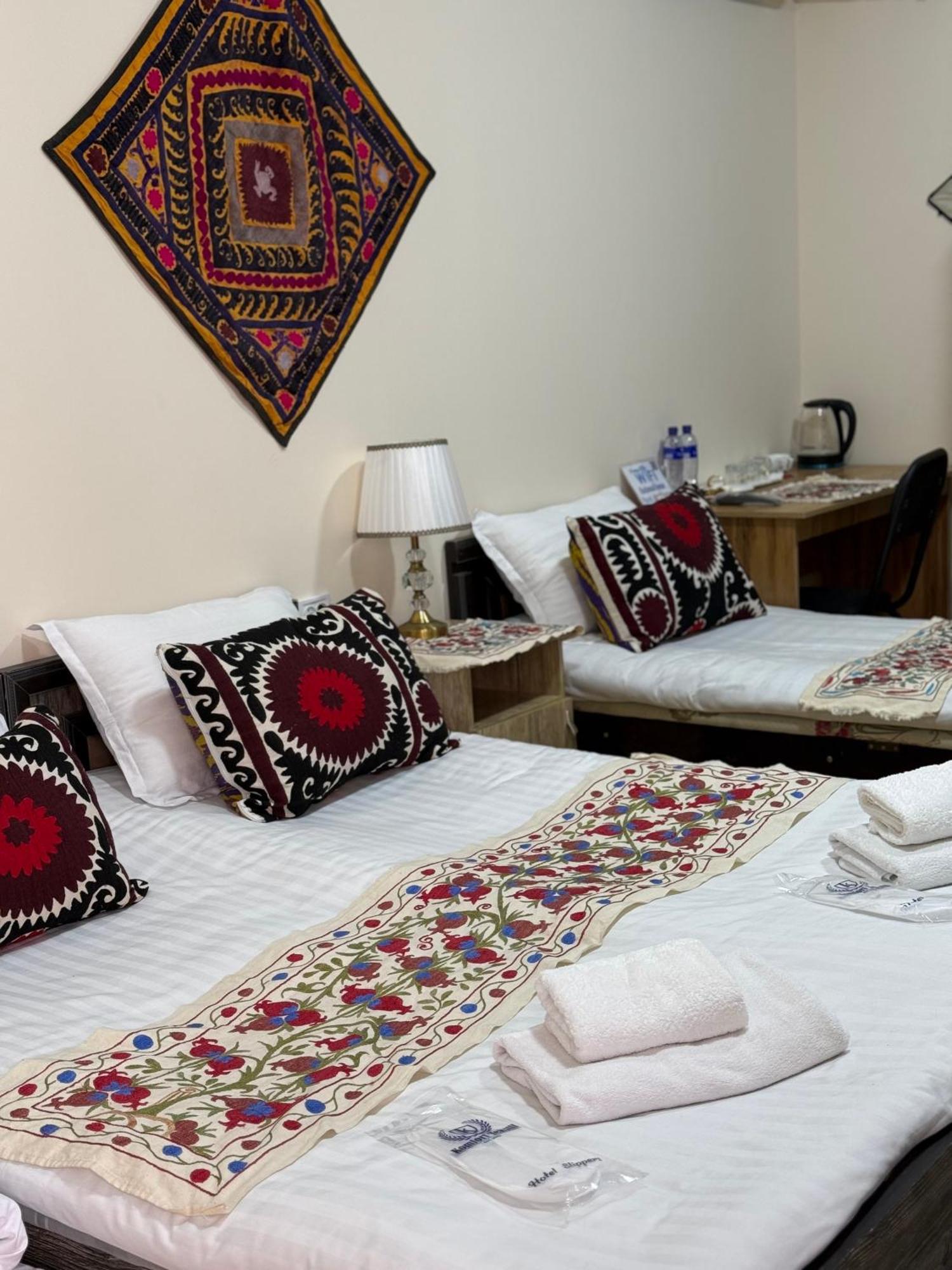 Art Suzani National House Hotel Buxoro Luaran gambar