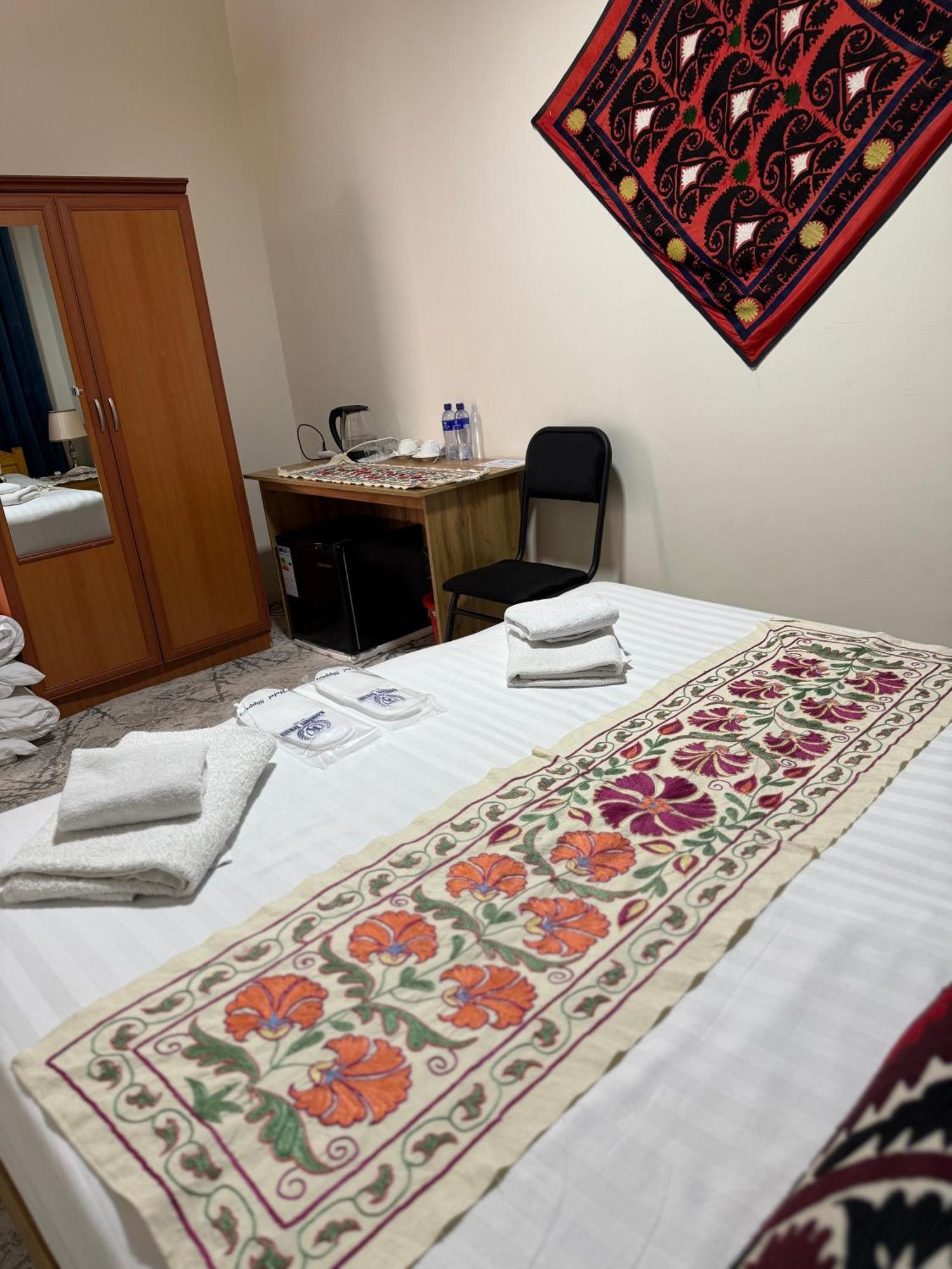 Art Suzani National House Hotel Buxoro Luaran gambar